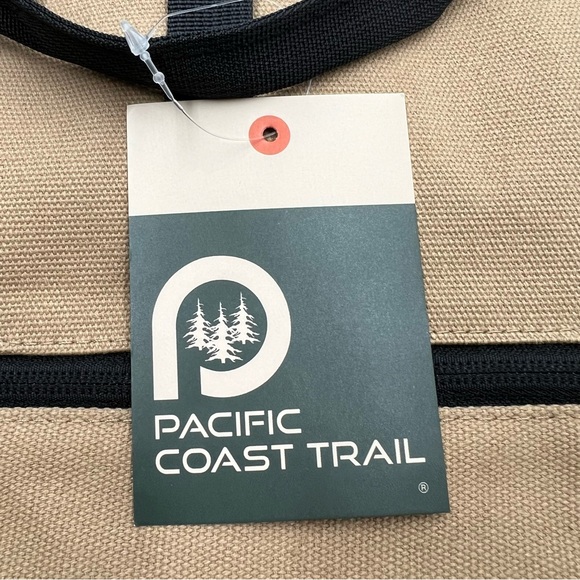 Pacific Coast Trail Traveler’s Bag 16X16X4 Tan & Black backpack or shoulder bag - Picture 9 of 10